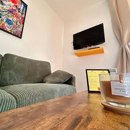 Magnifique Studio Equipe A Clichy Apartment